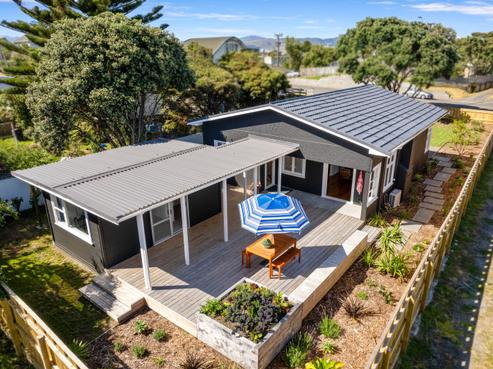52 Tasman Road, Otaki Beach