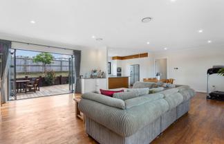 5 Angiangi Crescent, Beachlands