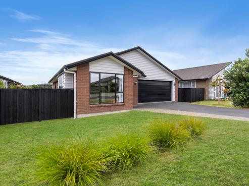 9 Orchard Terrace, Riverhead