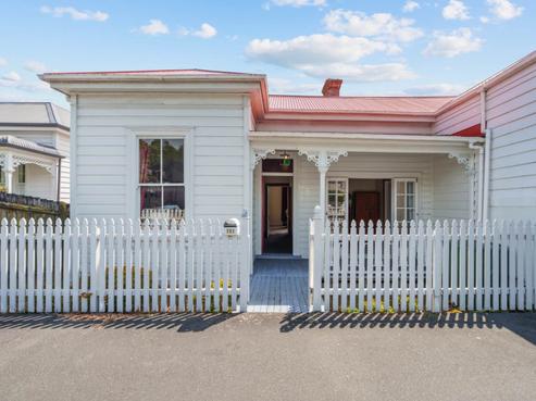 1/151 Victoria Road, Devonport