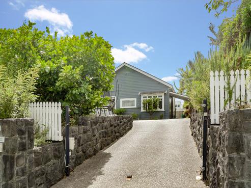 147 Queen Street, Northcote Point