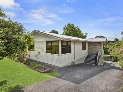 8 Kauri Road, Birkenhead