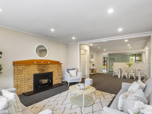 15 Victory Crescent, Tawa