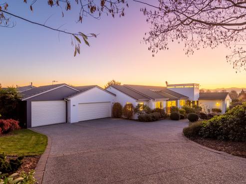 2 Highfield Grove, Richmond