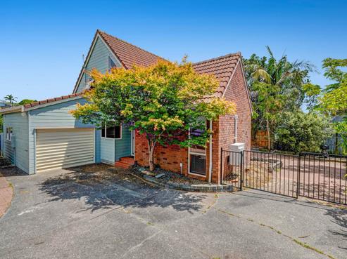 3/3 Gilshennan Valley, Red Beach