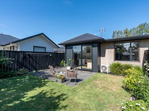 1/4 Keitha Place, Glenview