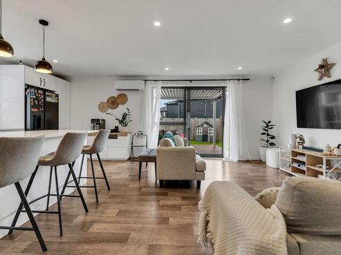 2/62 Cabourne Drive, Glenview