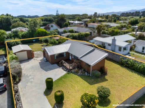 28 Kiharoa Street, Otaki Beach