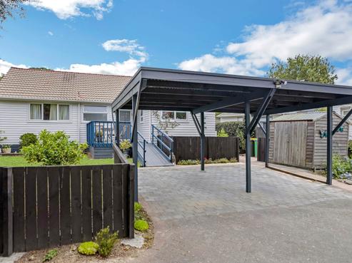2/331 Royal Road, Massey