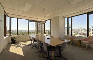 Quality office with views - SAP Tower