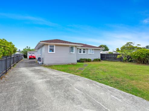 26 Courtenay Crescent, Mangere East
