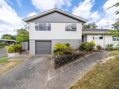 6 Brightwater Crescent, Totara Park