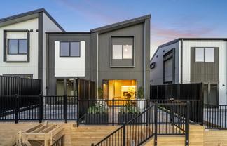 2/4 Ngaroma House Drive, Hobsonville
