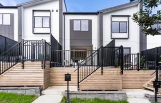 2/4 Ngaroma House Drive, Hobsonville