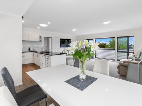 38 Eaton Crescent, Matua