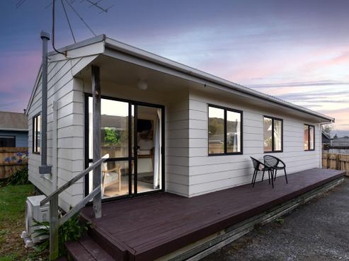 32D Shanly Street, Brown Owl