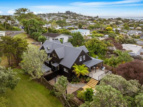 6 Elliston Crescent, Stanmore Bay