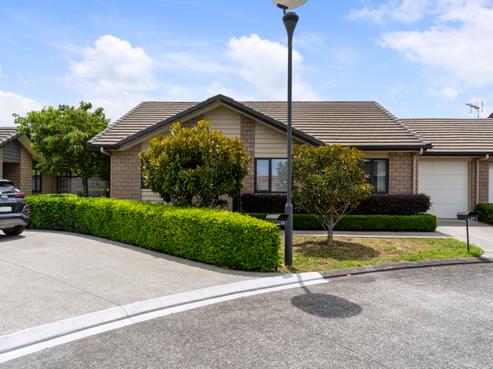 26 Royalle Mews, Botany Downs
