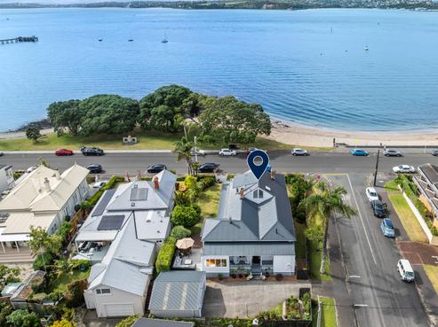 42 King Edward Parade, Devonport