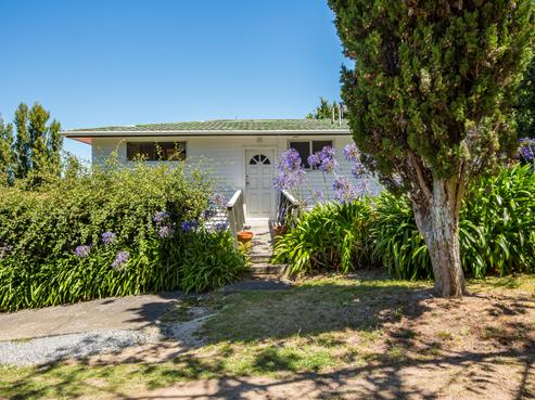 6 Penryn Drive, Mana