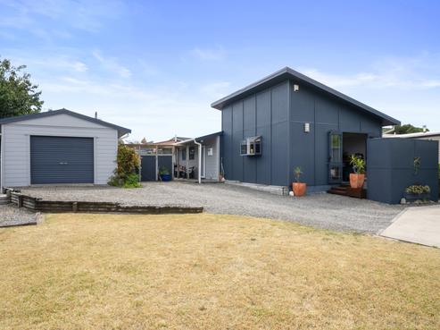 33 Rutherford Drive, Waikanae Beach