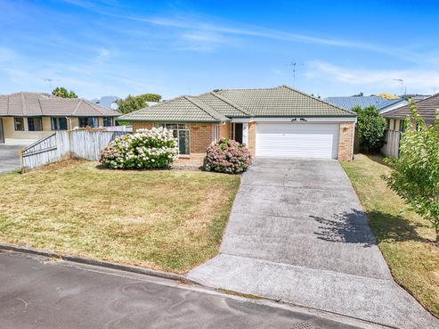 17 Farnham Close, Rototuna North