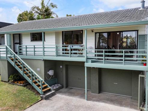 2/106 Bradbury Road, Botany Downs