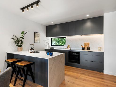 8/11 Western Springs Road, Morningside