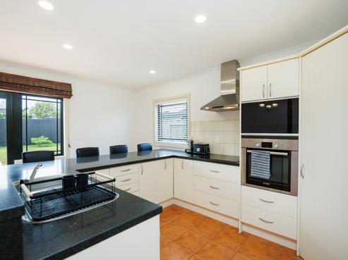 27 Royal Oak Drive, Kelvin Grove