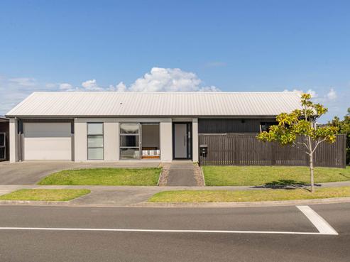 19 Saint Pauls Drive, Brookfield