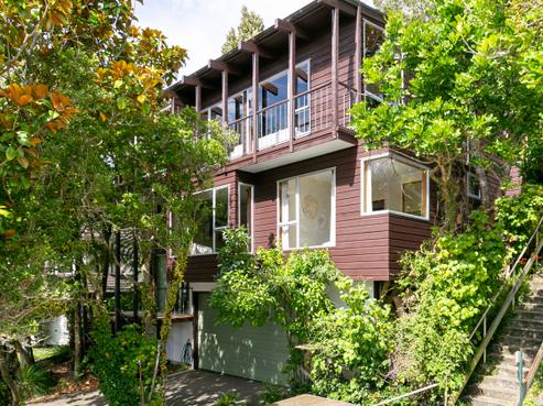 42A Nicholson Road, Khandallah