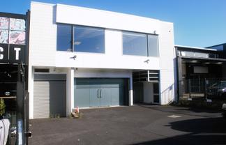 Striking Industrial-Style Office | 399m2