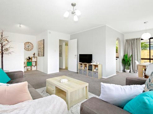 2/16 Montgomery Street, Stokes Valley