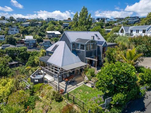 22 Albert Road, Stepneyville