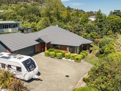 12 Hillplough Heights, Richmond