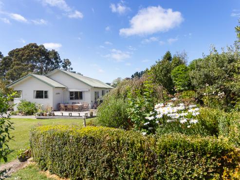 234 Whiterocks Road, Weston