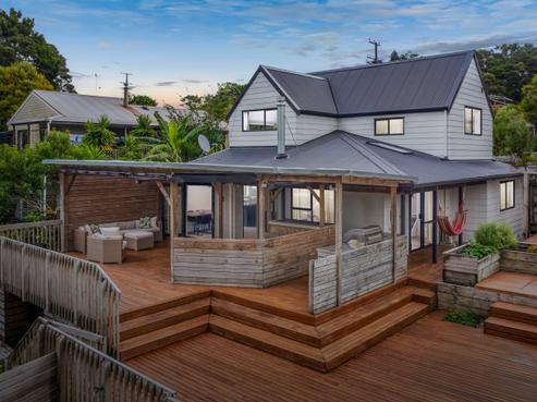 27 Awhiorangi Promenade, Swanson