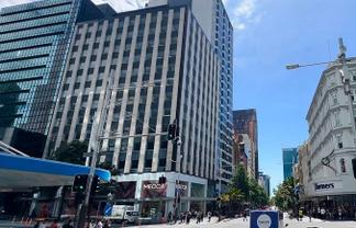 Prime 1,100sqm Retail High-Exposure