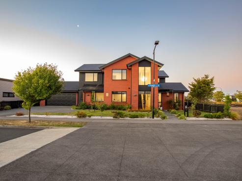 71 Probert Crescent, Greenhill Park