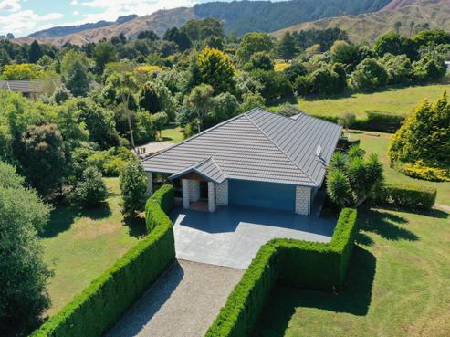 51 Pohutukawa Drive, Levin