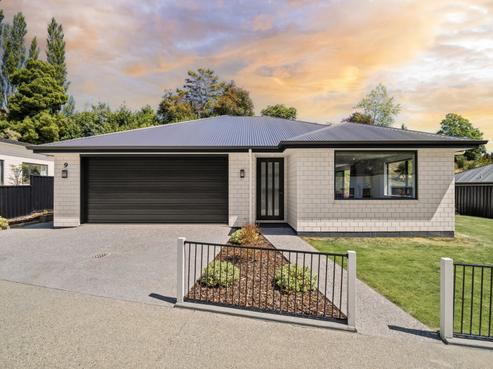 9 Rose Drive, Concord