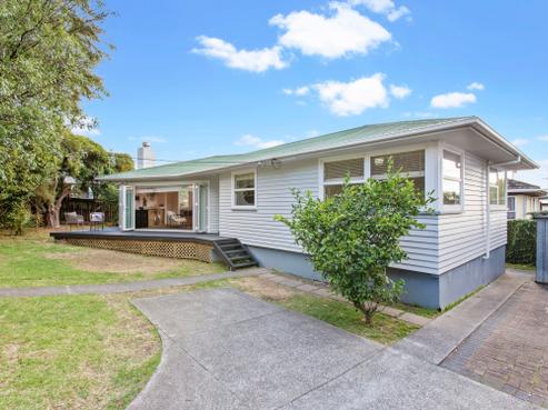 99 Beach Road, Te Atatu Peninsula