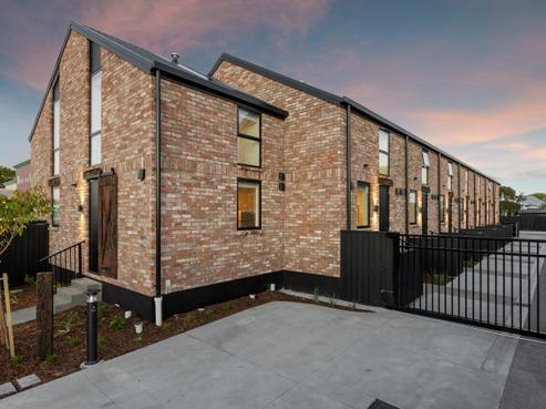 1/196 Hills Road, Edgeware