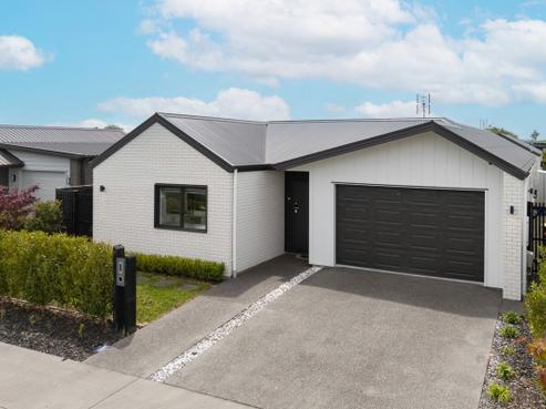 4 Trewern Avenue, Greenhill Park