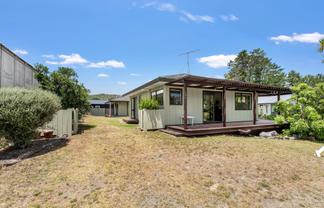 106 Kowhai Avenue, Matarangi