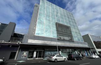 Central Manukau ground floor with flexible layout