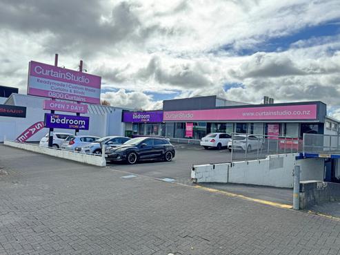 856 Victoria Street, Hamilton Central