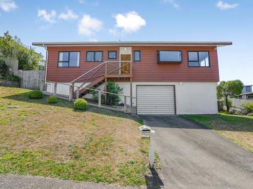 74 Pikarere Street, Titahi Bay