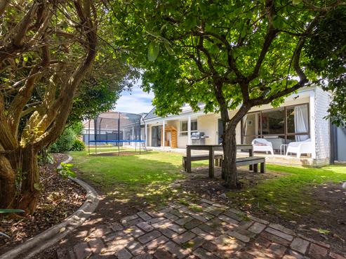 42 Awanui Drive, Waikanae