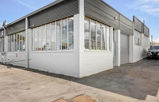 RENT REDUCED! TIDY OFFICE/WARHOUSE